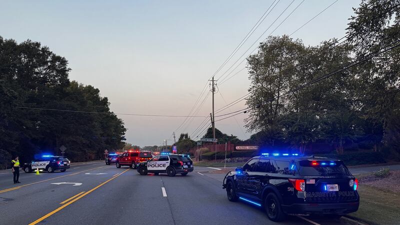 Marietta Police respond to deadly head-on collision
