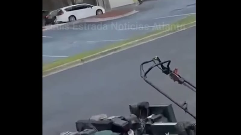 ICE arresta a dos jornaleros cerca de un Walmart de Norcross.